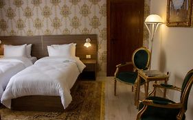 Khan Khediwe Hotel
